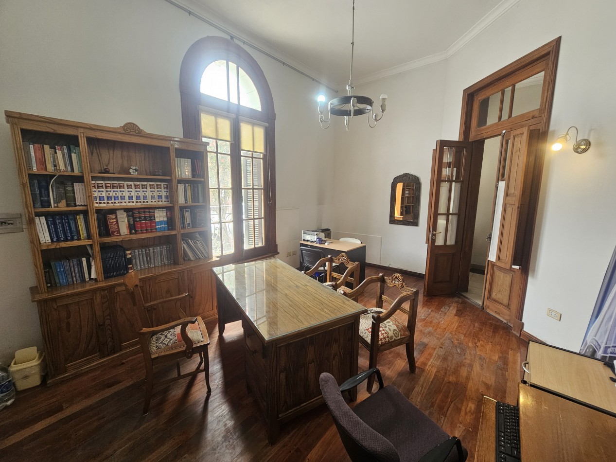 CASA ZONA CENTRO CONSULTORIOS