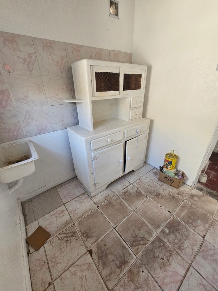 LOCAL COMERCIAL EN ALQUILER - CALLE 69 ENTRE 50 Y 52