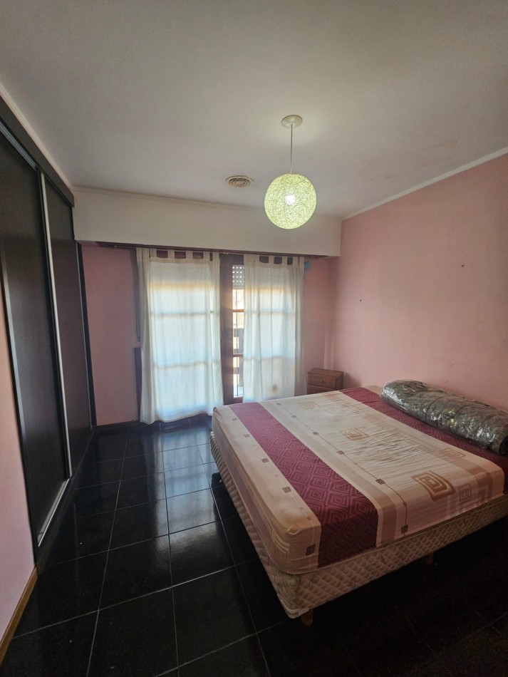 Casa en venta de 5 dormitorios - Calle 71 esquina 8