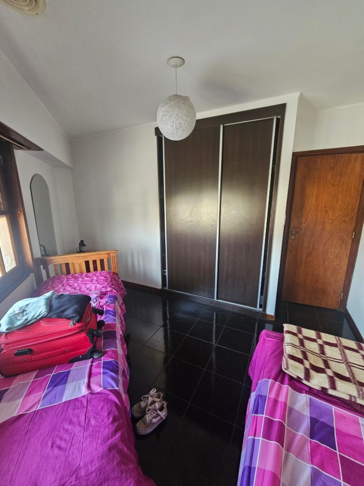 Casa en venta de 5 dormitorios - Calle 71 esquina 8