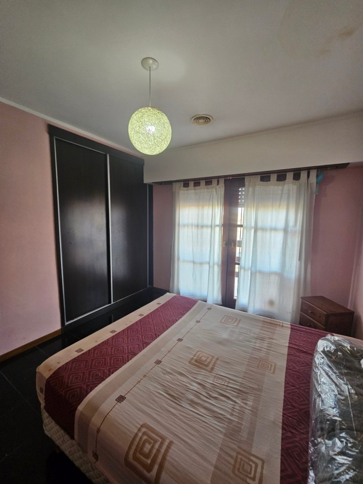 Casa en venta de 5 dormitorios - Calle 71 esquina 8