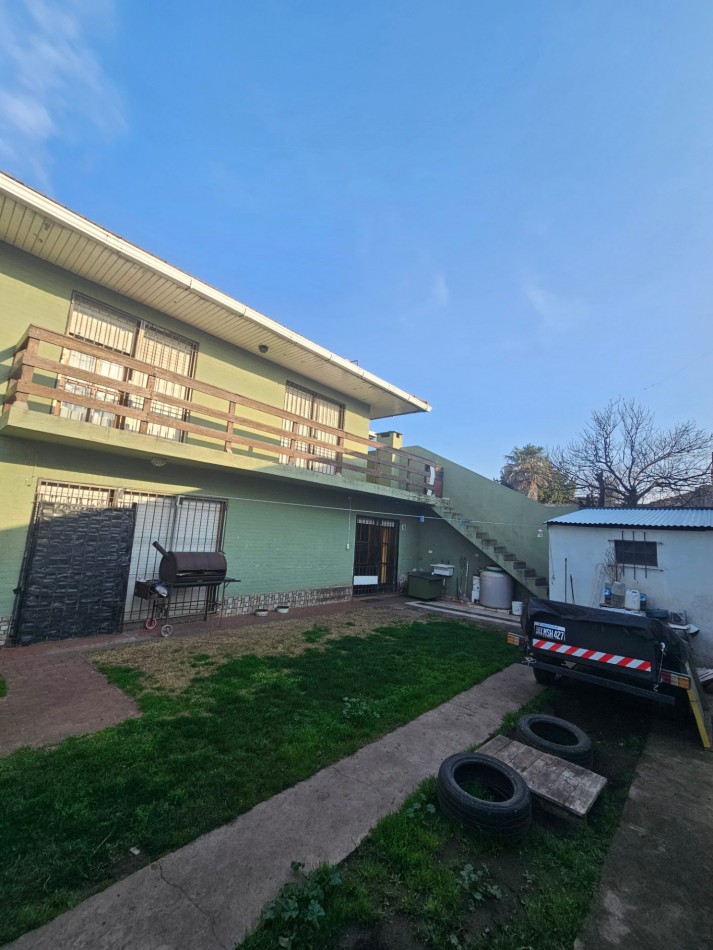 Casa en venta de 5 dormitorios - Calle 71 esquina 8