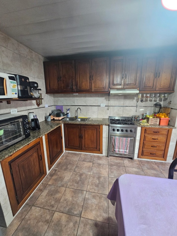 Casa en venta de 5 dormitorios - Calle 71 esquina 8