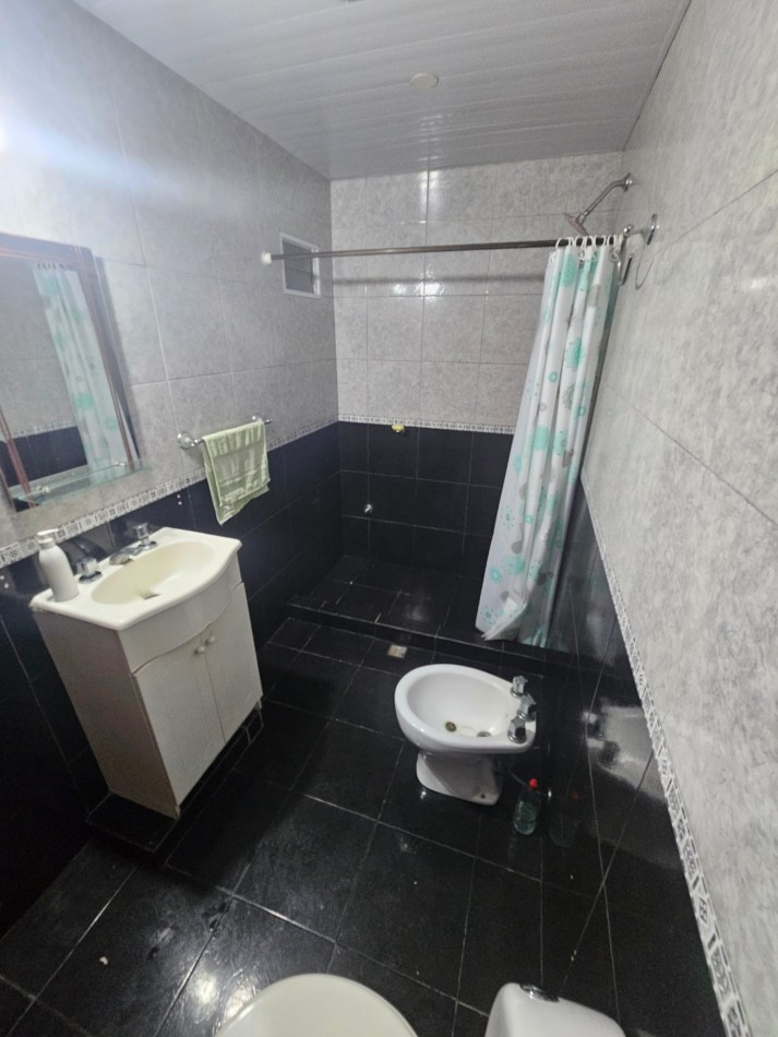 Casa en venta de 5 dormitorios - Calle 71 esquina 8