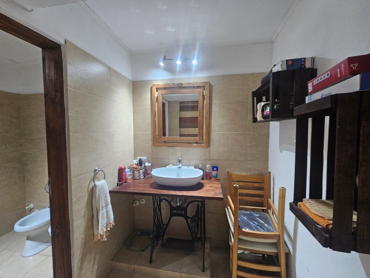  CASA DE 3 DORMITORIOS CON AMPLIO QUINCHO EN ZONA PARQUE (VENDE/PERMUTA)