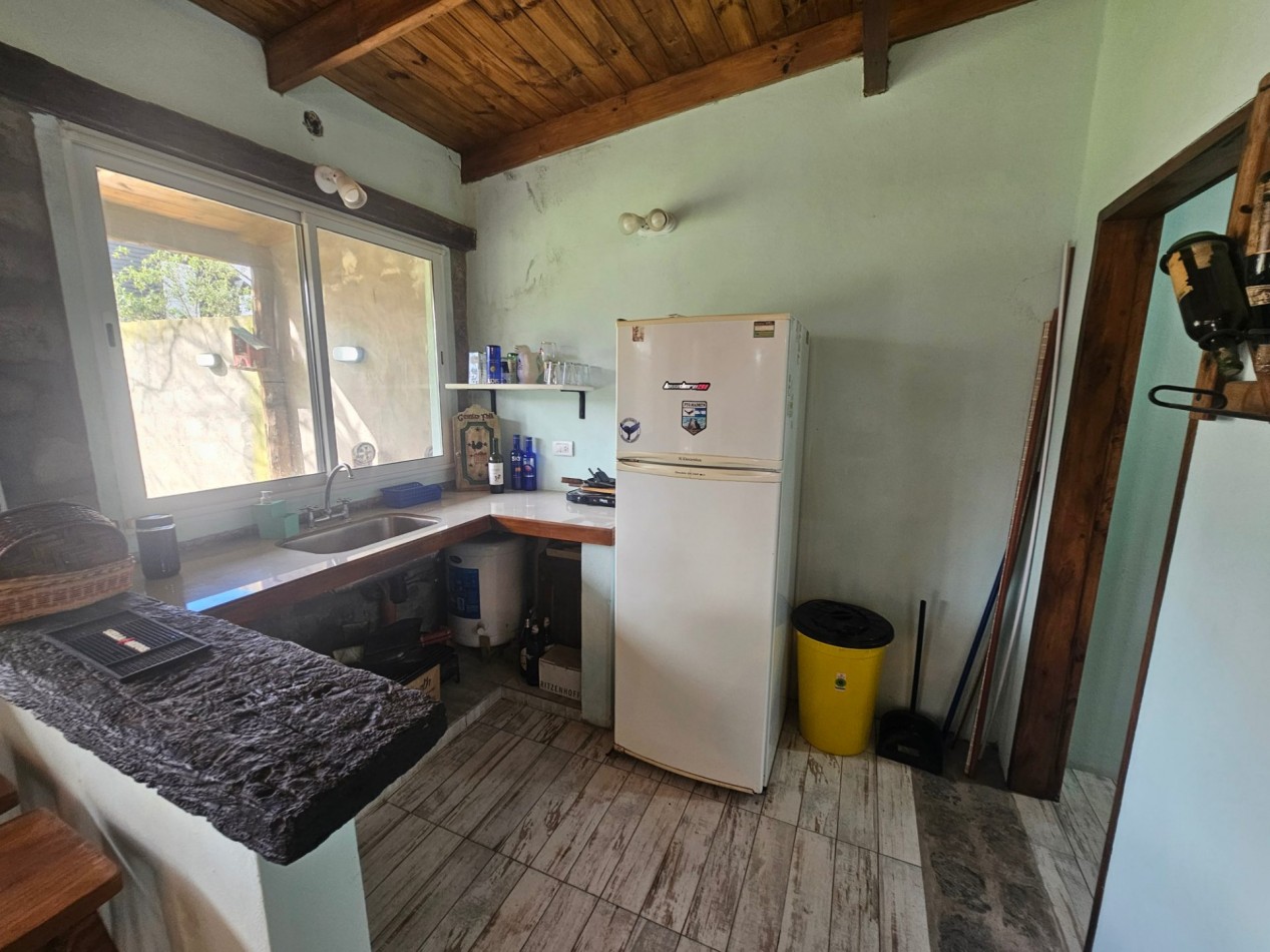  CASA DE 3 DORMITORIOS CON AMPLIO QUINCHO EN ZONA PARQUE (VENDE/PERMUTA)