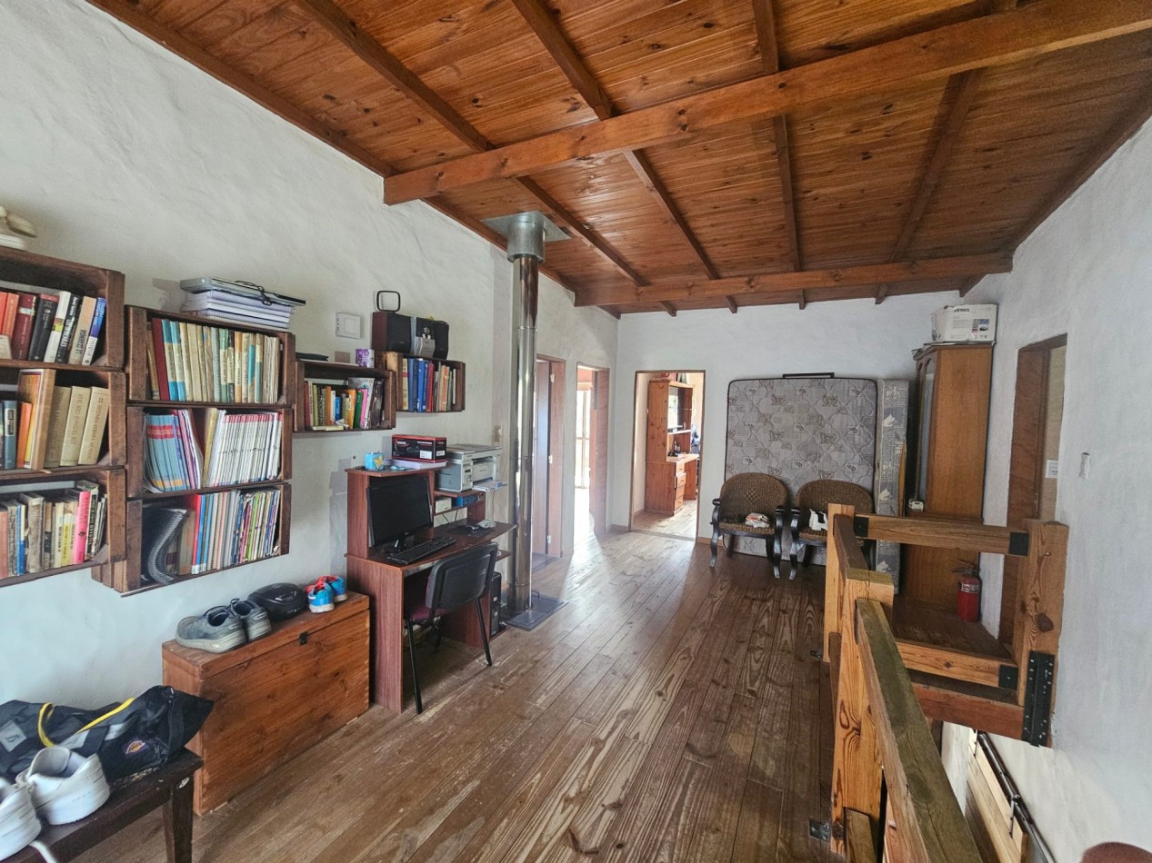  CASA DE 3 DORMITORIOS CON AMPLIO QUINCHO EN ZONA PARQUE (VENDE/PERMUTA)