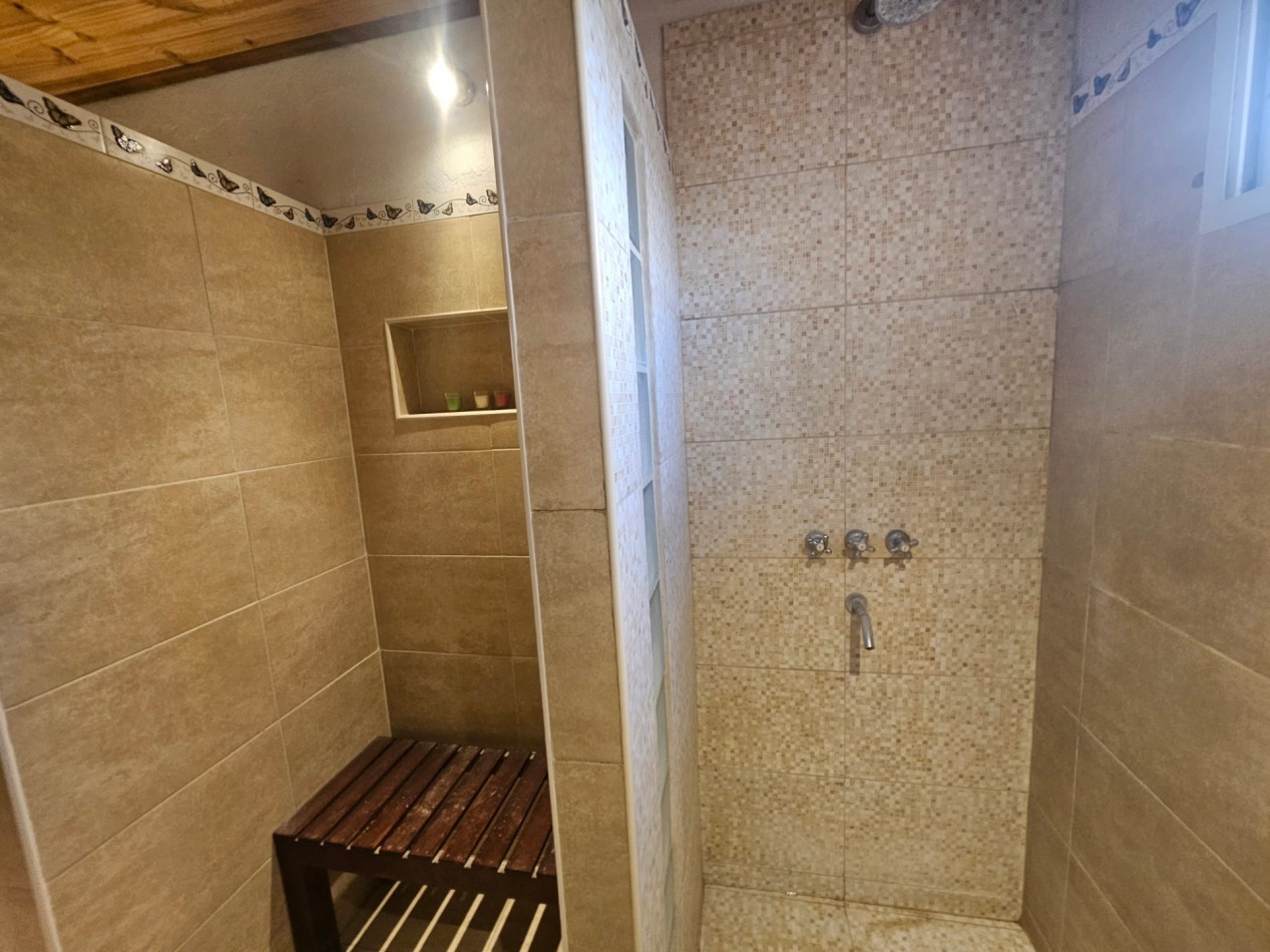  CASA DE 3 DORMITORIOS CON AMPLIO QUINCHO EN ZONA PARQUE (VENDE/PERMUTA)