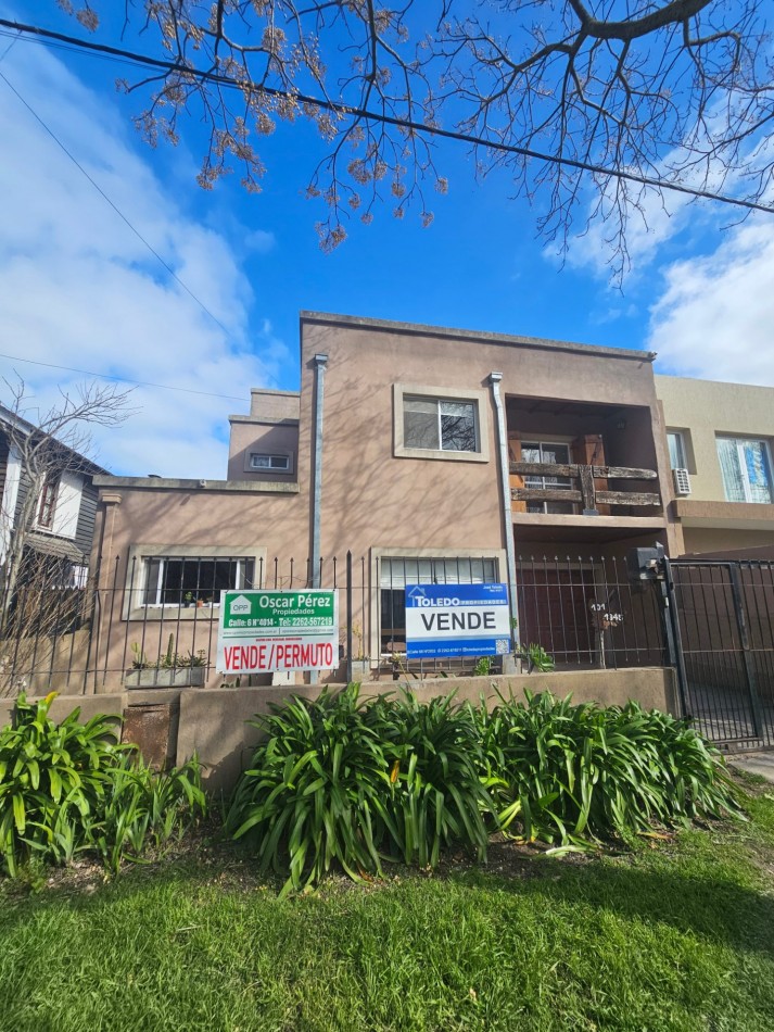  CASA DE 3 DORMITORIOS CON AMPLIO QUINCHO EN ZONA PARQUE (VENDE/PERMUTA)