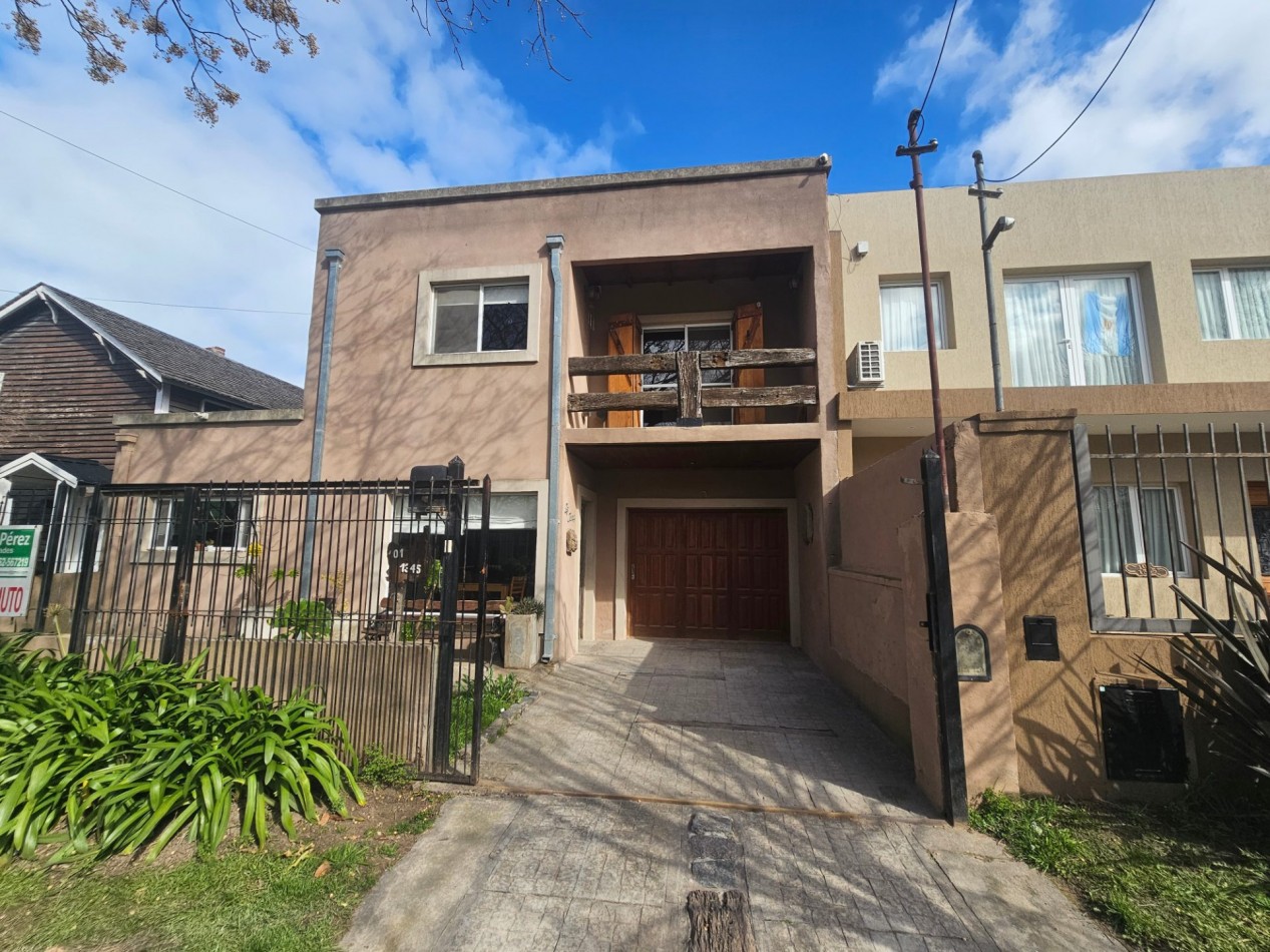  CASA DE 3 DORMITORIOS CON AMPLIO QUINCHO EN ZONA PARQUE (VENDE/PERMUTA)