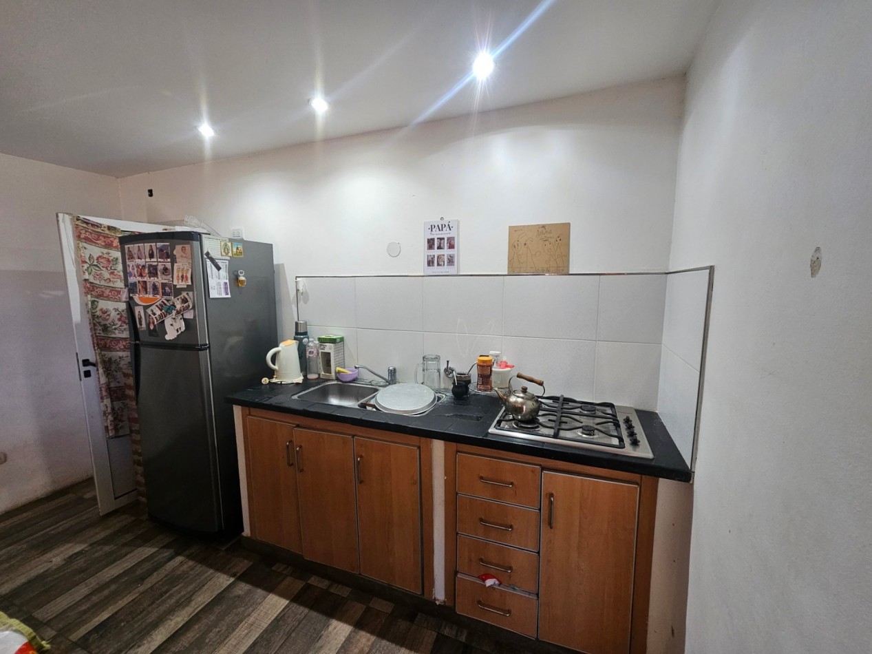 Casa en esquina con amplio garage-quincho | Zona Toledo