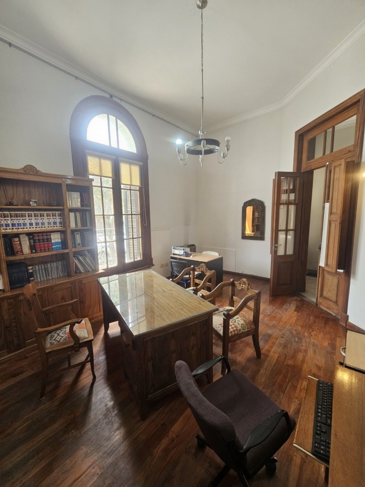 CASA ZONA CENTRO CONSULTORIOS