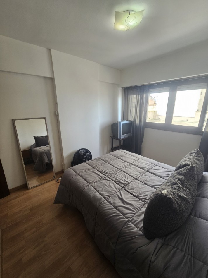 Departamento 2 ambientes en venta - 81 y 2