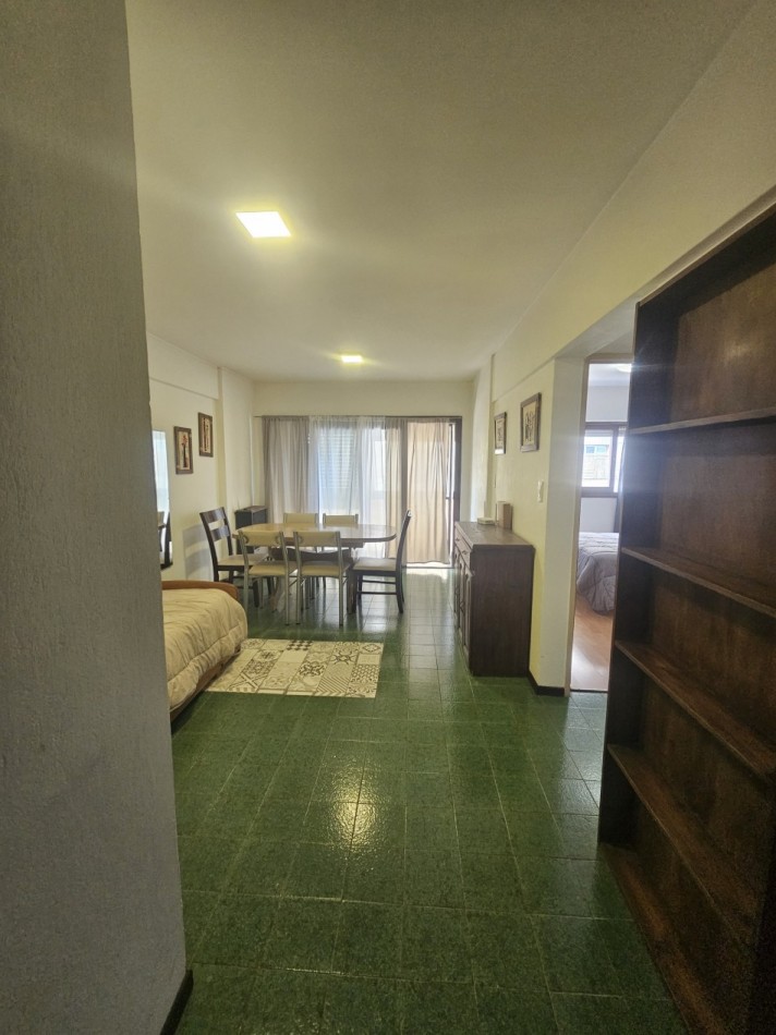 Departamento 2 ambientes en venta - 81 y 2