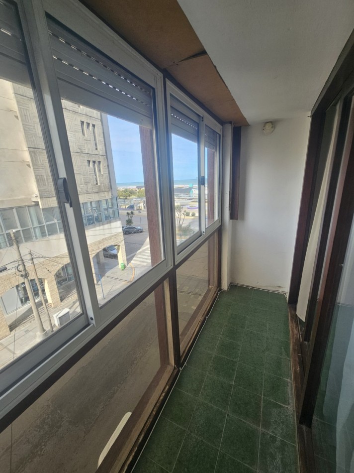 Departamento 2 ambientes en venta - 81 y 2