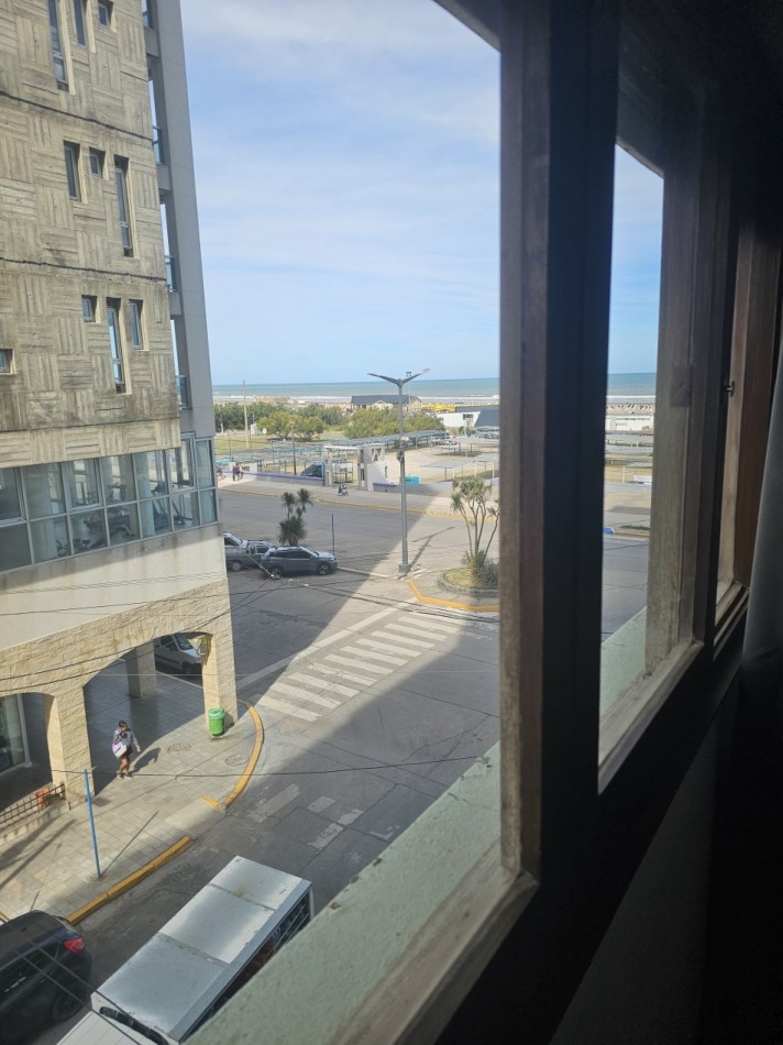 Departamento 2 ambientes en venta - 81 y 2