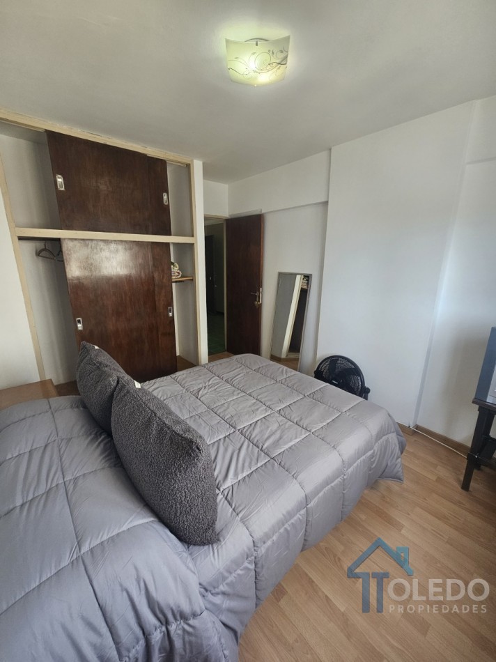Departamento 2 ambientes en venta - 81 y 2