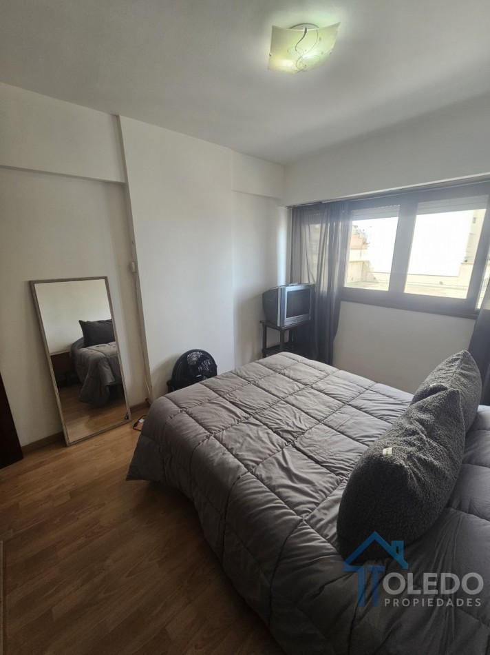 Departamento 2 ambientes en venta - 81 y 2