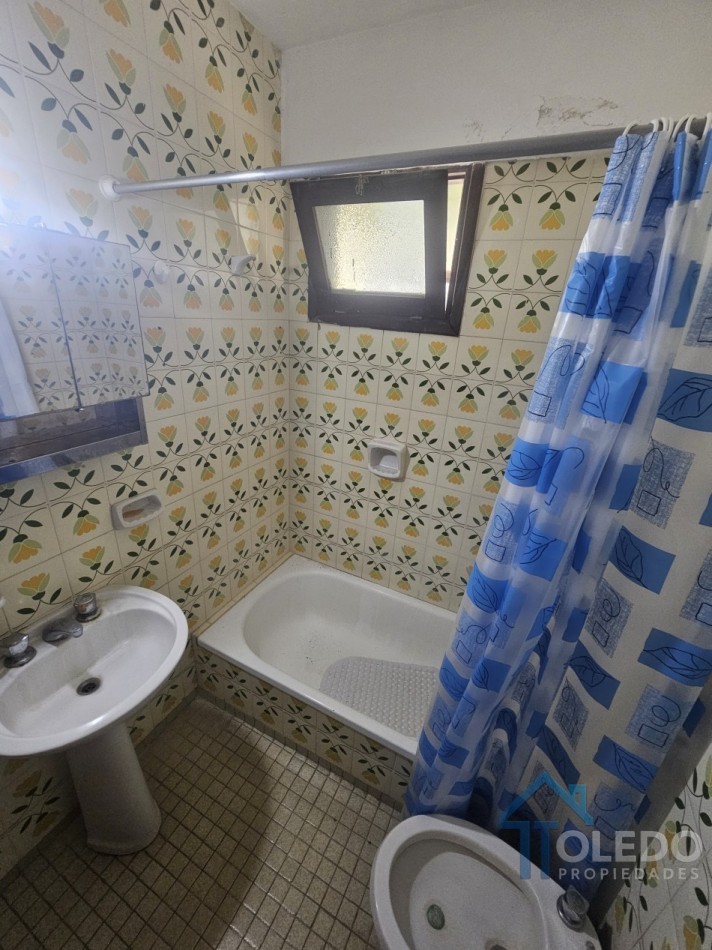 Departamento 2 ambientes en venta - 81 y 2